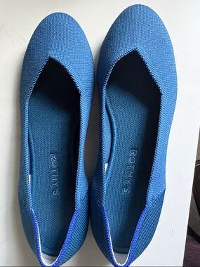 Like new Rothy's Blue Knit Slip-On Flats 9.5
